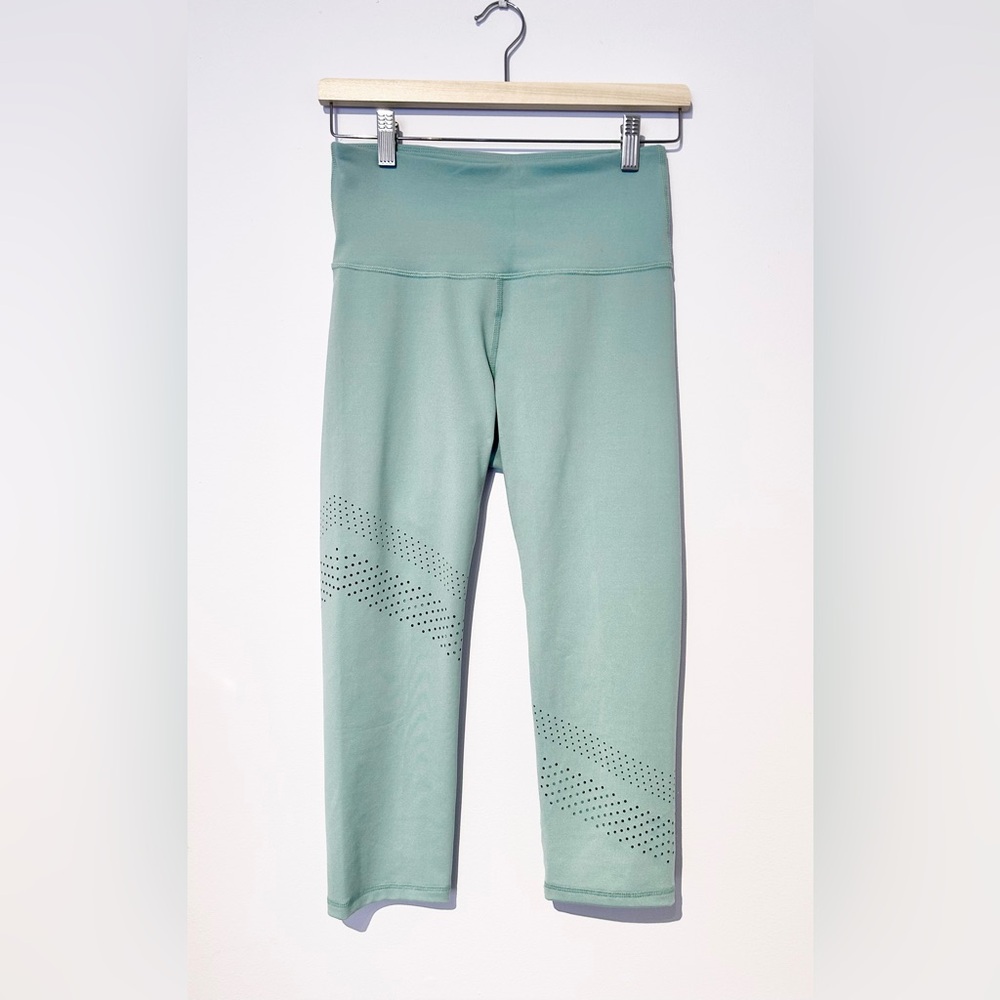 🍒 2/$15  NWOT Old Navy high rise crop leggings (light seaform green)